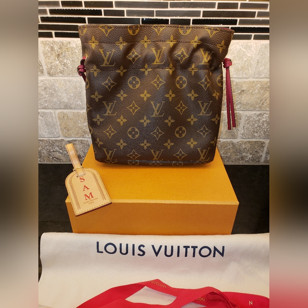 Vuitton Pouch Noe Fuchsia